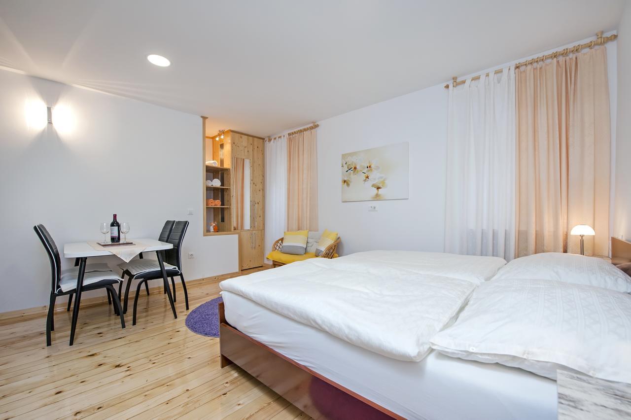 La Svalba Rooms & Studios Rovinj Exteriör bild