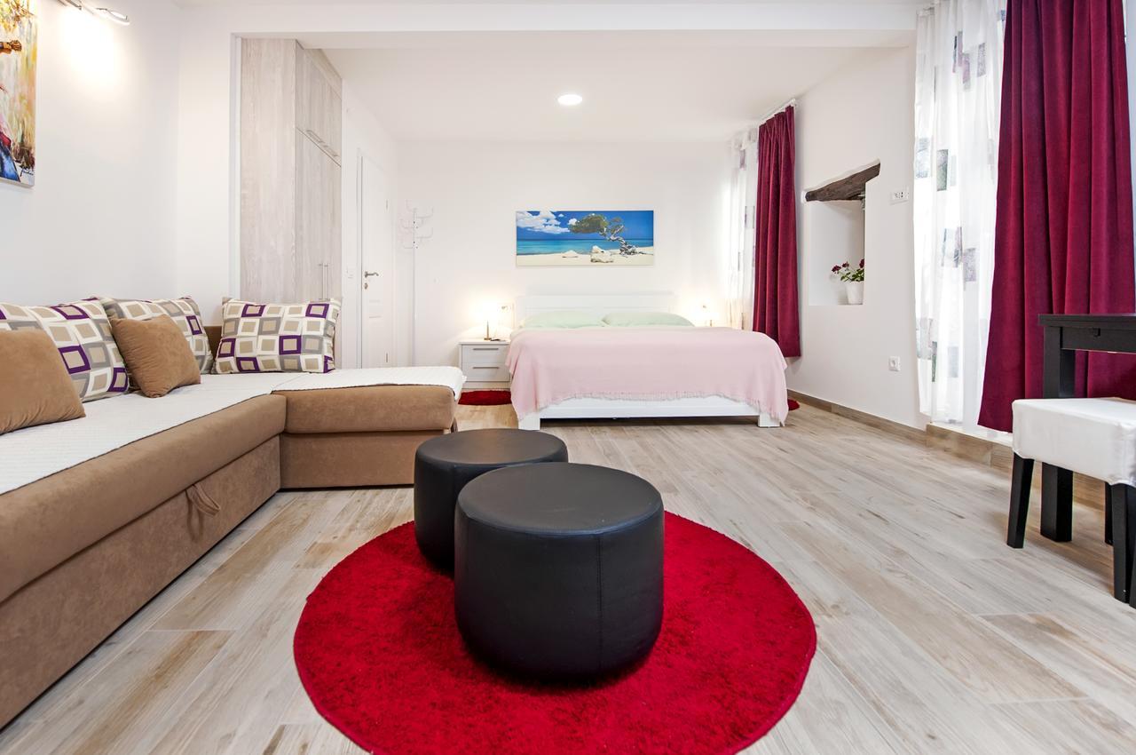 La Svalba Rooms & Studios Rovinj Exteriör bild