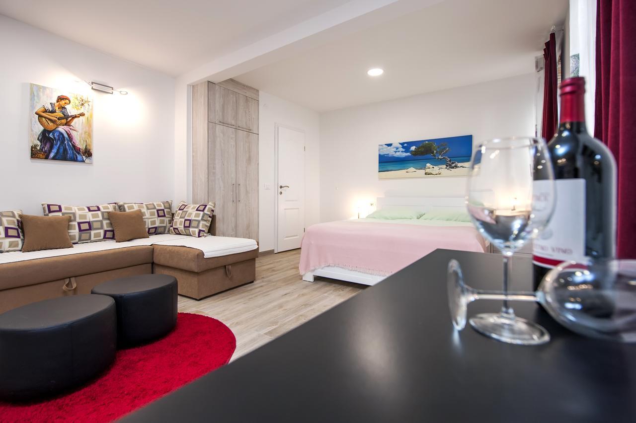 La Svalba Rooms & Studios Rovinj Exteriör bild