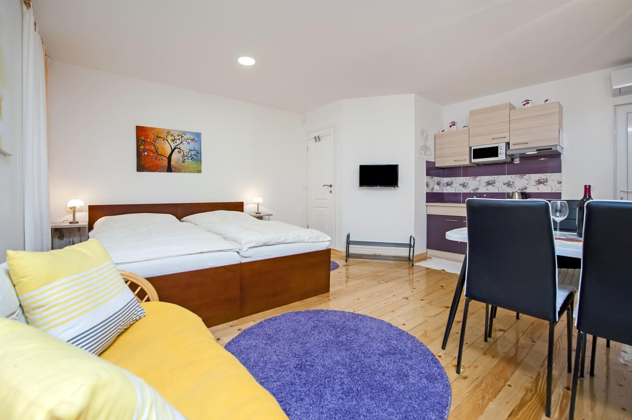 La Svalba Rooms & Studios Rovinj Exteriör bild