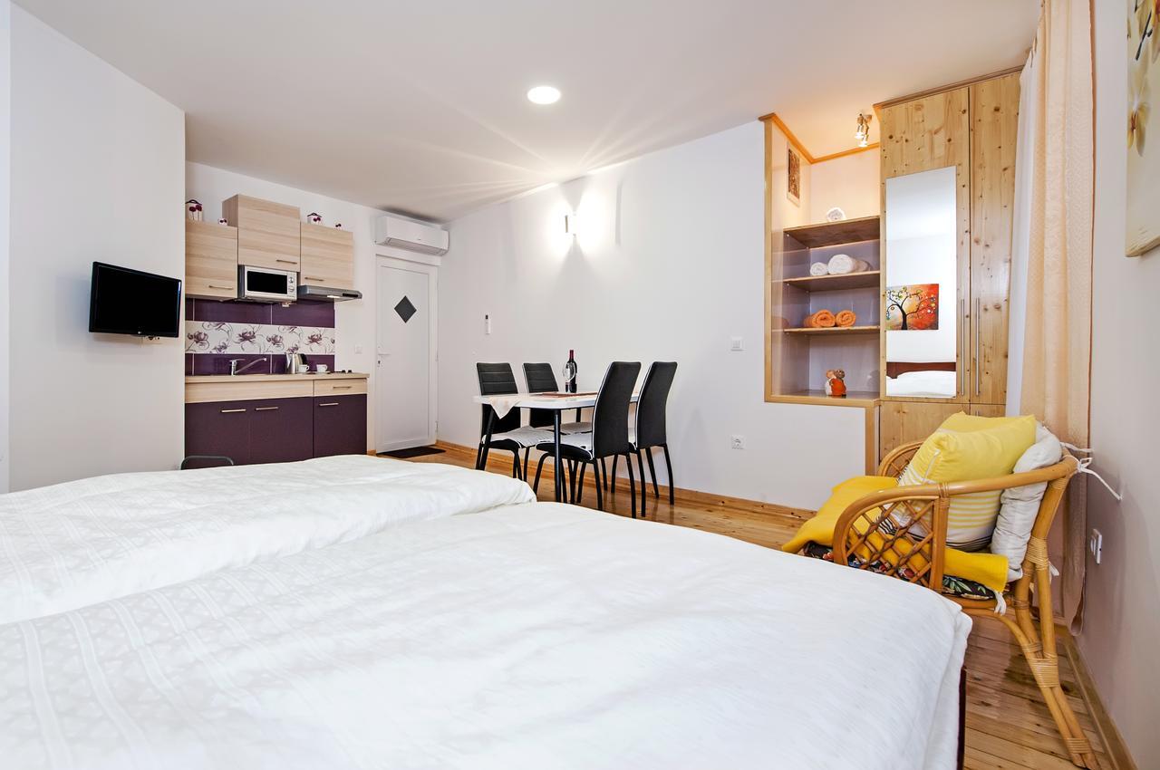 La Svalba Rooms & Studios Rovinj Exteriör bild