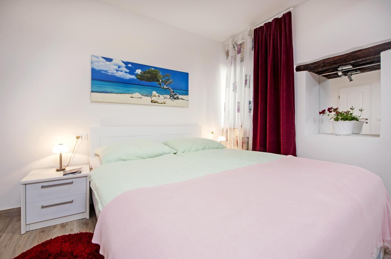 La Svalba Rooms & Studios Rovinj Exteriör bild